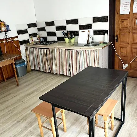 ксенія Apartment Dzembronia